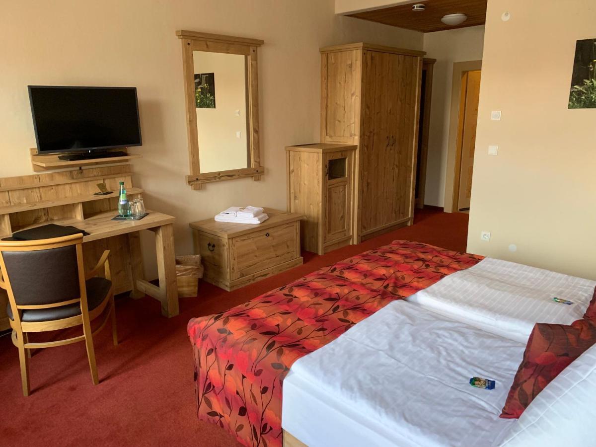 Hotel Goldner Loewe Stolpen Extérieur photo