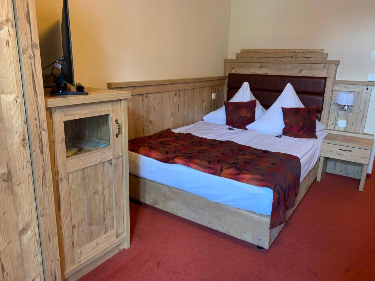Hotel Goldner Loewe Stolpen Extérieur photo